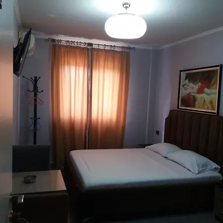 Ali Demi فندق تيرانا